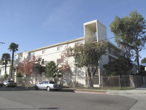 Budlong Apartments in Los Angeles, CA - Building Photo - Building Photo