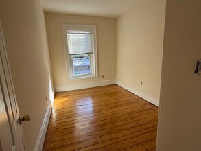 227 Roxbury St, Unit 4 in Boston, MA - Building Photo - Building Photo