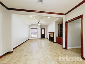 103 Lullaby Ln in Montgomery, TX - Foto de edificio - Building Photo