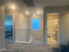 10688 Silver Pond Ave in Las Vegas, NV - Building Photo - Building Photo