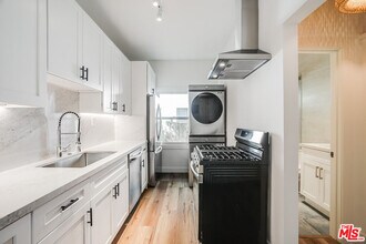 151 N Swall Dr in Beverly Hills, CA - Building Photo - Building Photo