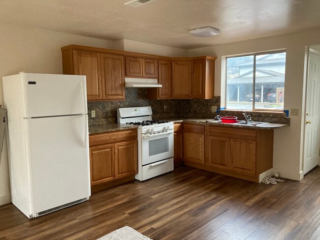 201 2nd Ave, Unit 201 in Rio Dell, CA - Building Photo - Building Photo