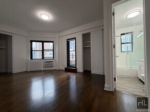 EAST 57 STREET, Unit PHB in New York, NY - Building Photo - Building Photo