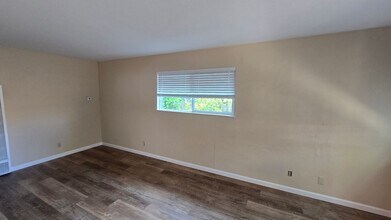 922-924 Wright St in Santa Rosa, CA - Building Photo - Building Photo