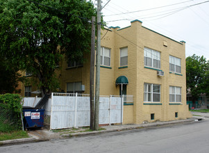 139 NW 11th Ave in Miami, FL - Building Photo - Building Photo