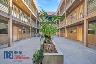 Westlake Park Square Apartments in Los Angeles, CA - Building Photo - Building Photo
