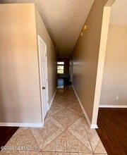 6340 Lake Plantation Dr in Jacksonville, FL - Building Photo - Building Photo