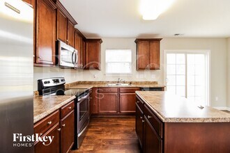 1635 Haddington Point Dr in Kernersville, NC - Foto de edificio - Building Photo