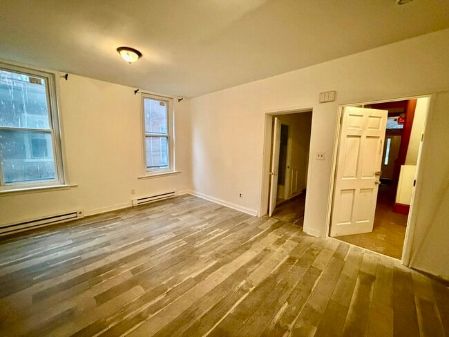 930 W Main St in Norristown, PA - Building Photo - Building Photo