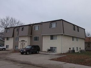 5th Ave Place in Marion, IA - Building Photo - Building Photo