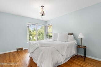 2705 Riedling Dr in Louisville, KY - Building Photo - Building Photo