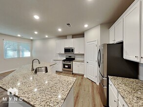 13049 Cottage Crst Ln in Charlotte, NC - Building Photo - Building Photo