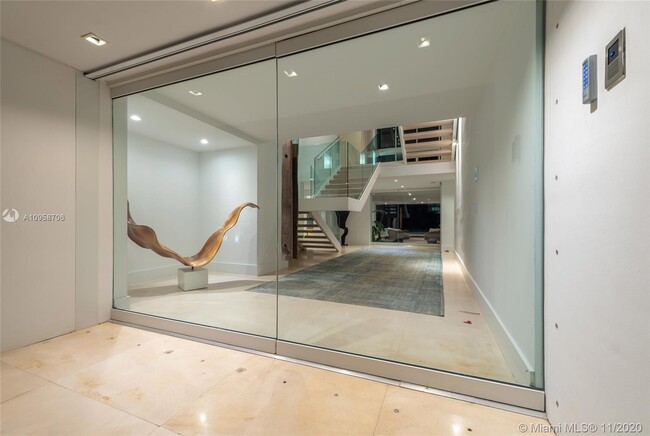 440 S Mashta Dr in Key Biscayne, FL - Building Photo - Building Photo