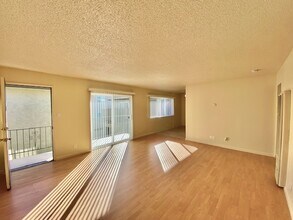 2080 Fruitdale Ave in San Jose, CA - Foto de edificio - Building Photo