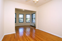 1407-1415 W Sherwin Ave in Chicago, IL - Building Photo - Interior Photo