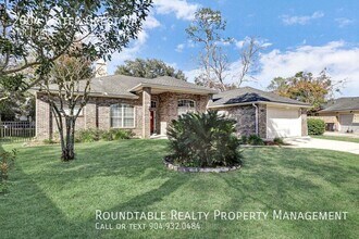 2004 Water Crest Dr in Orange Park, FL - Foto de edificio - Building Photo