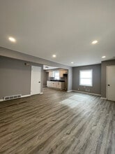 3894 N 93rd St in Milwaukee, WI - Building Photo - Building Photo