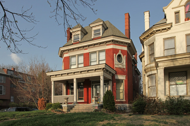 1530 S 3rd St in Louisville, KY - Foto de edificio - Building Photo