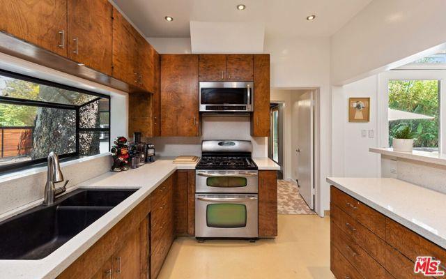 property at 5715 Satsuma Ave