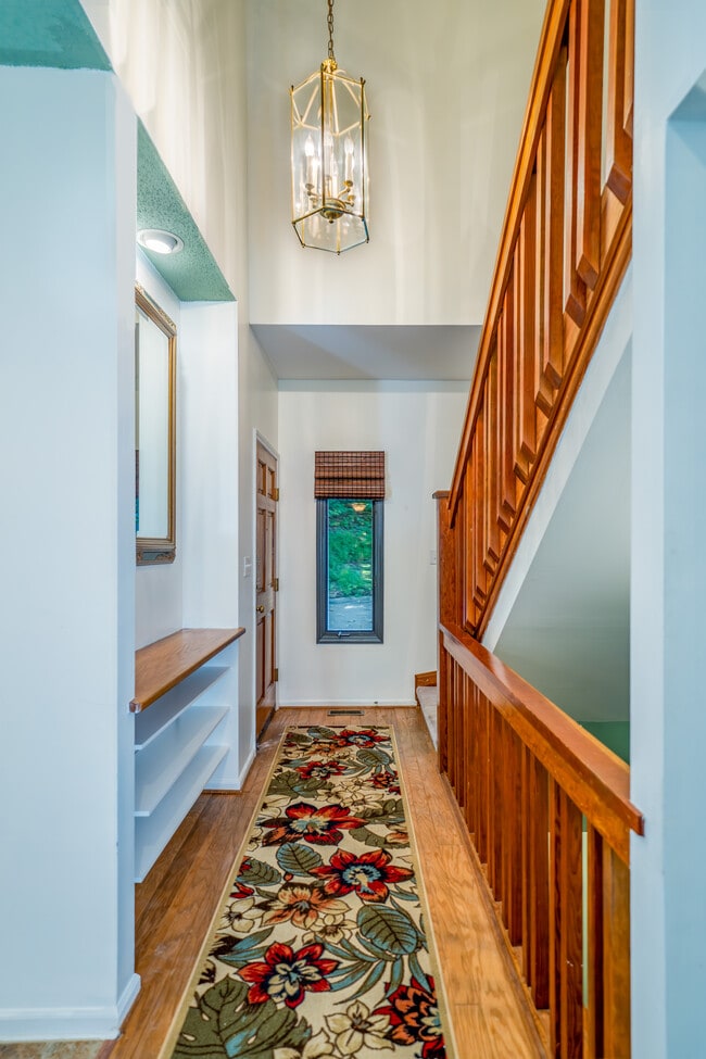 305 Piney Mountain Dr in Asheville, NC - Building Photo - Building Photo