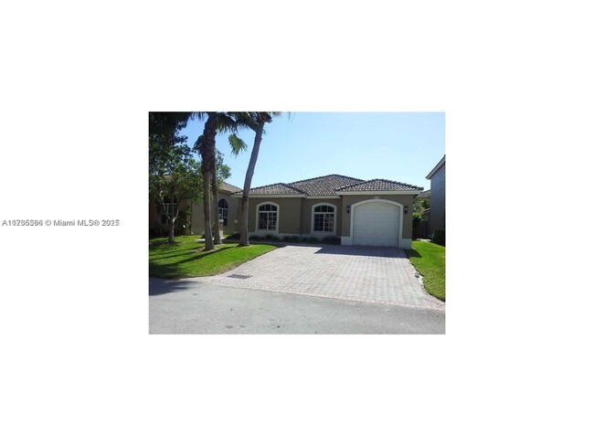 9116 SW 160th Terrace in Palmetto Bay, FL - Building Photo - Building Photo