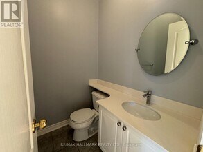 10561 Bayview Ave in Richmond Hill, ON - Building Photo - Building Photo