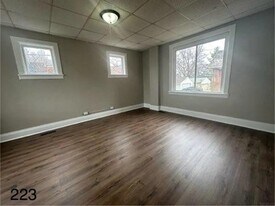 227 Allen St in Waterloo, IA - Building Photo