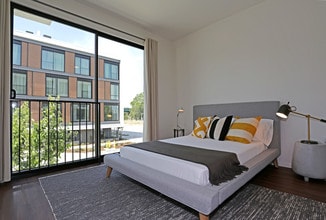 Habitat in West Sacramento, CA - Foto de edificio - Building Photo