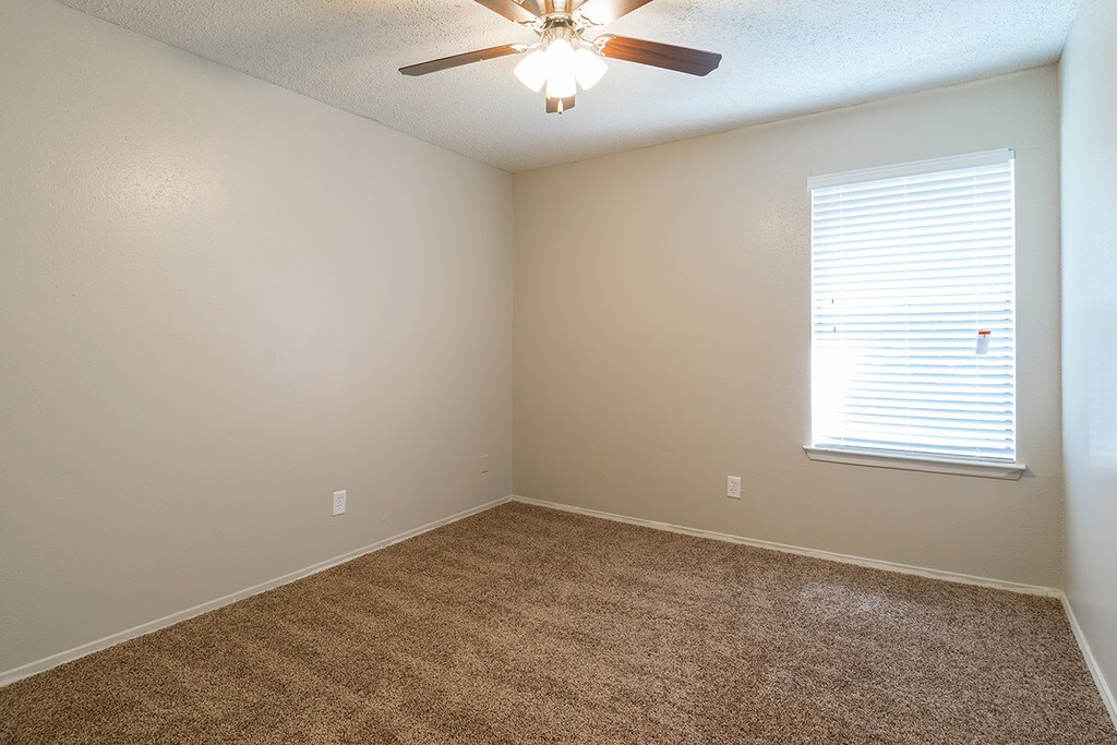 Townhouse Apartments Ennis, TX Apartments