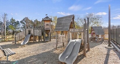 14554 Alsace Ln in Gainesville, VA - Building Photo - Building Photo