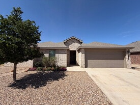 328 Ranger St in Wolfforth, TX - Building Photo