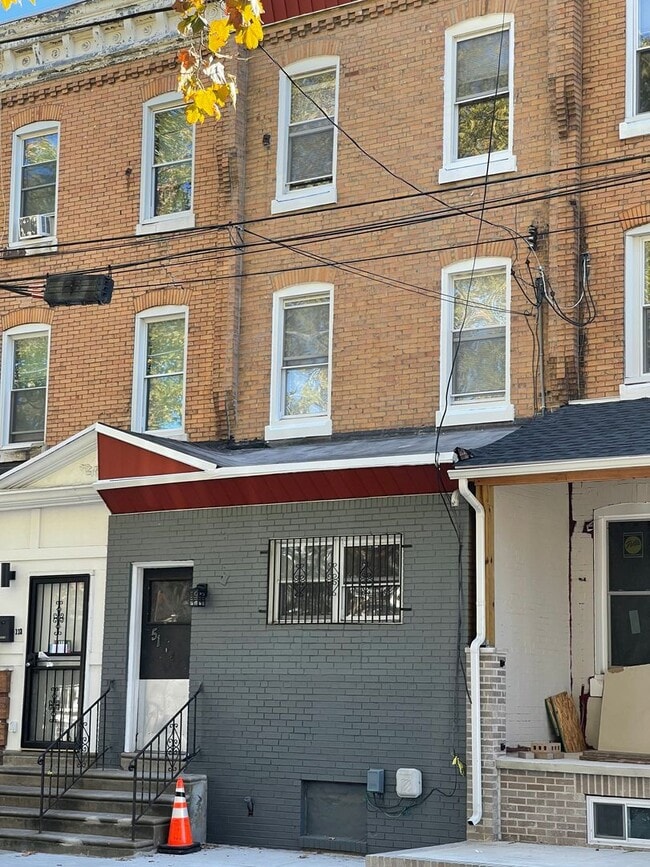 property at 5122 Arch St