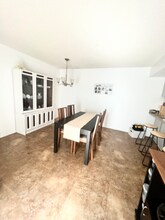 5840 W Winchcomb Dr in Glendale, AZ - Building Photo - Building Photo