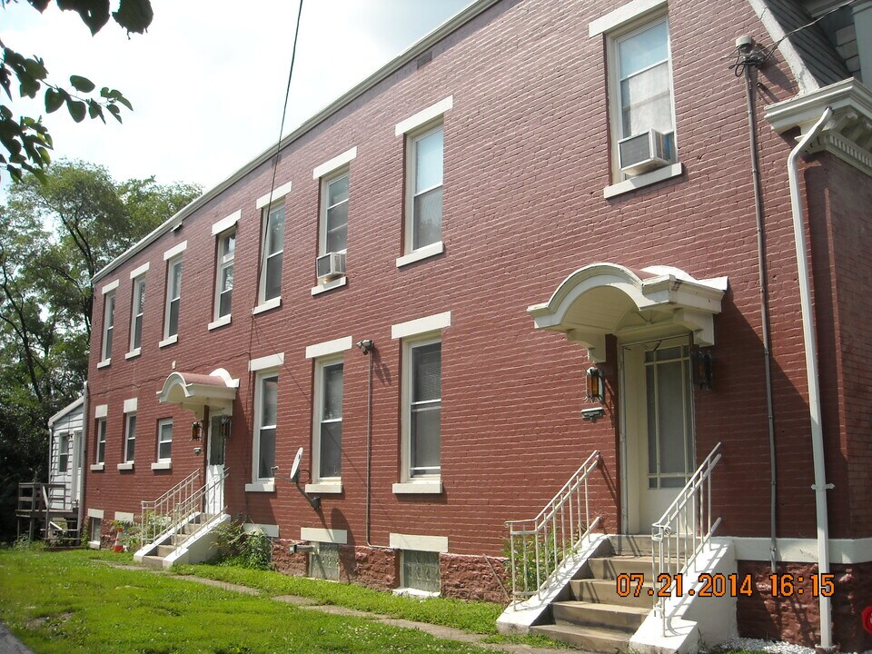 2963 Deckebach Ave in Cincinnati, OH - Foto de edificio