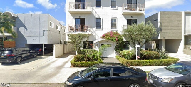 property at 11827 Goshen Ave