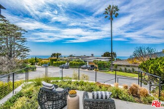286 Quadro Vecchio Dr in Los Angeles, CA - Building Photo - Building Photo