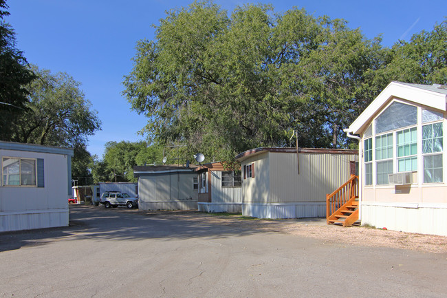 Harrisville Mobile Home Park in Ogden, UT - Foto de edificio - Building Photo