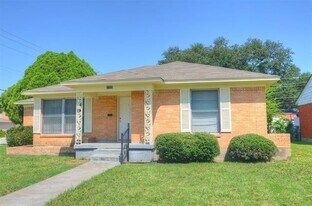 2705 Crest Ridge Dr in Dallas, TX - Building Photo