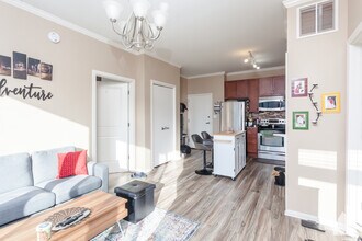 1 E 8th St, Unit 505 in Chicago, IL - Building Photo - Building Photo