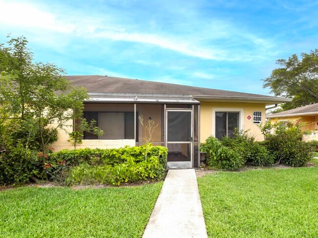 4806 Cherry Rd in West Palm Beach, FL - Building Photo - Building Photo