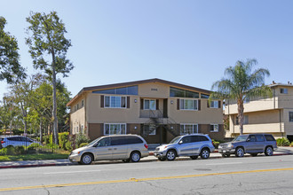 2066 Fruitdale Ave in San Jose, CA - Foto de edificio - Building Photo