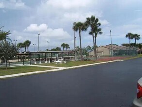 819 Sky Pine Way in Greenacres, FL - Building Photo - Building Photo