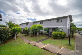 98-1404 Koaheahe St in Pearl City, HI - Building Photo - Building Photo