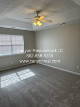 5545 Rock Shoals Way in Atlanta, GA - Building Photo - Building Photo