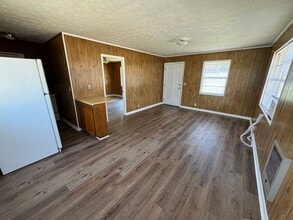 400 Clinton St SE in Jacksonville, AL - Building Photo - Building Photo