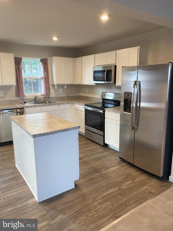 2914 Farzi Cir in Locust Grove, VA - Building Photo - Building Photo