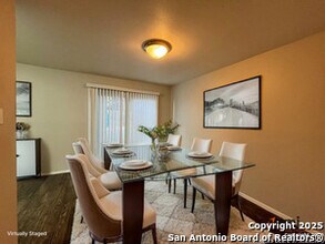 2802 Lasses Blvd in San Antonio, TX - Foto de edificio - Building Photo