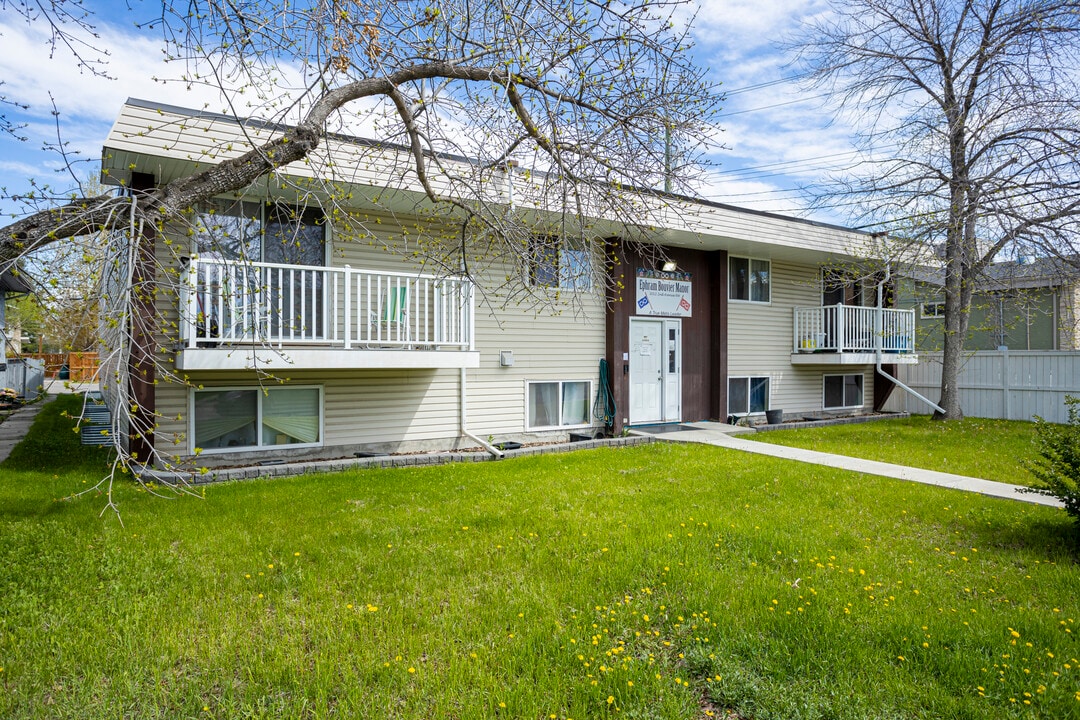 The Ephram Bouvier Manor in Calgary, AB - Building Photo