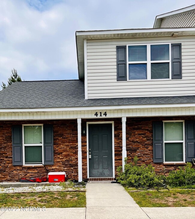 property at 414 Glenhaven Ln