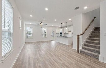 2725 Woodall Dr in Cedar Park, TX - Foto de edificio - Building Photo